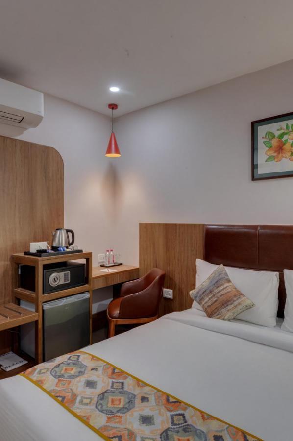 The Beacon Hotel Вадодара Екстериор снимка