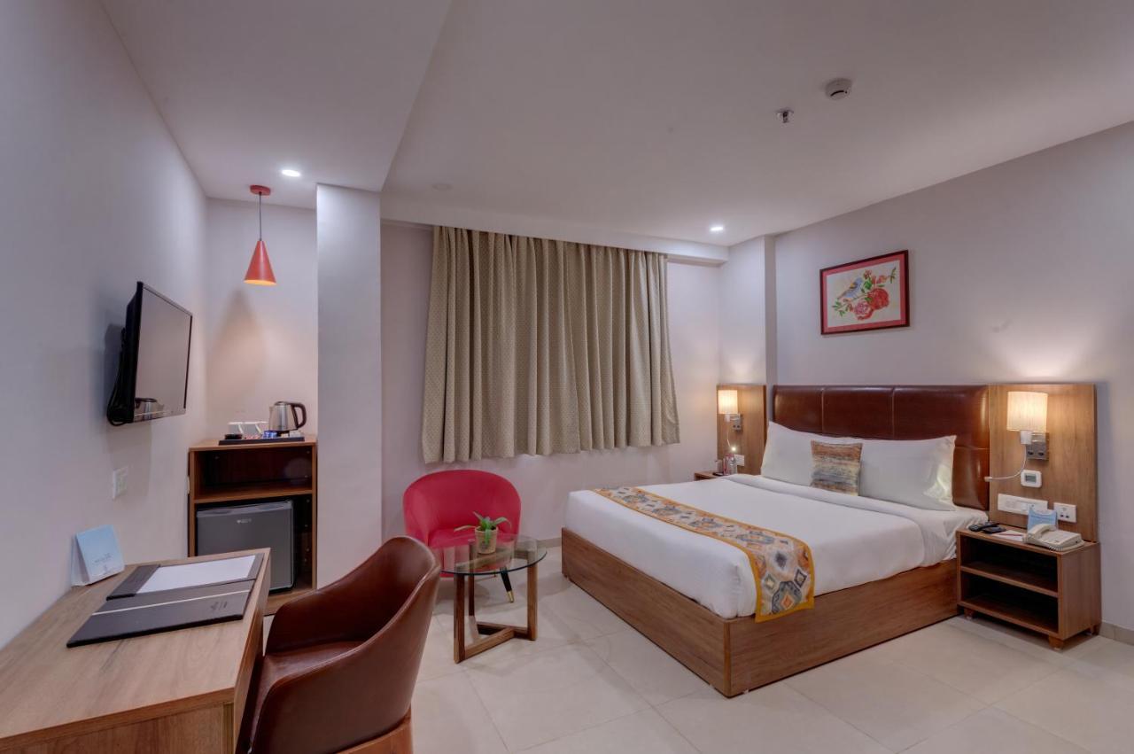 The Beacon Hotel Вадодара Екстериор снимка