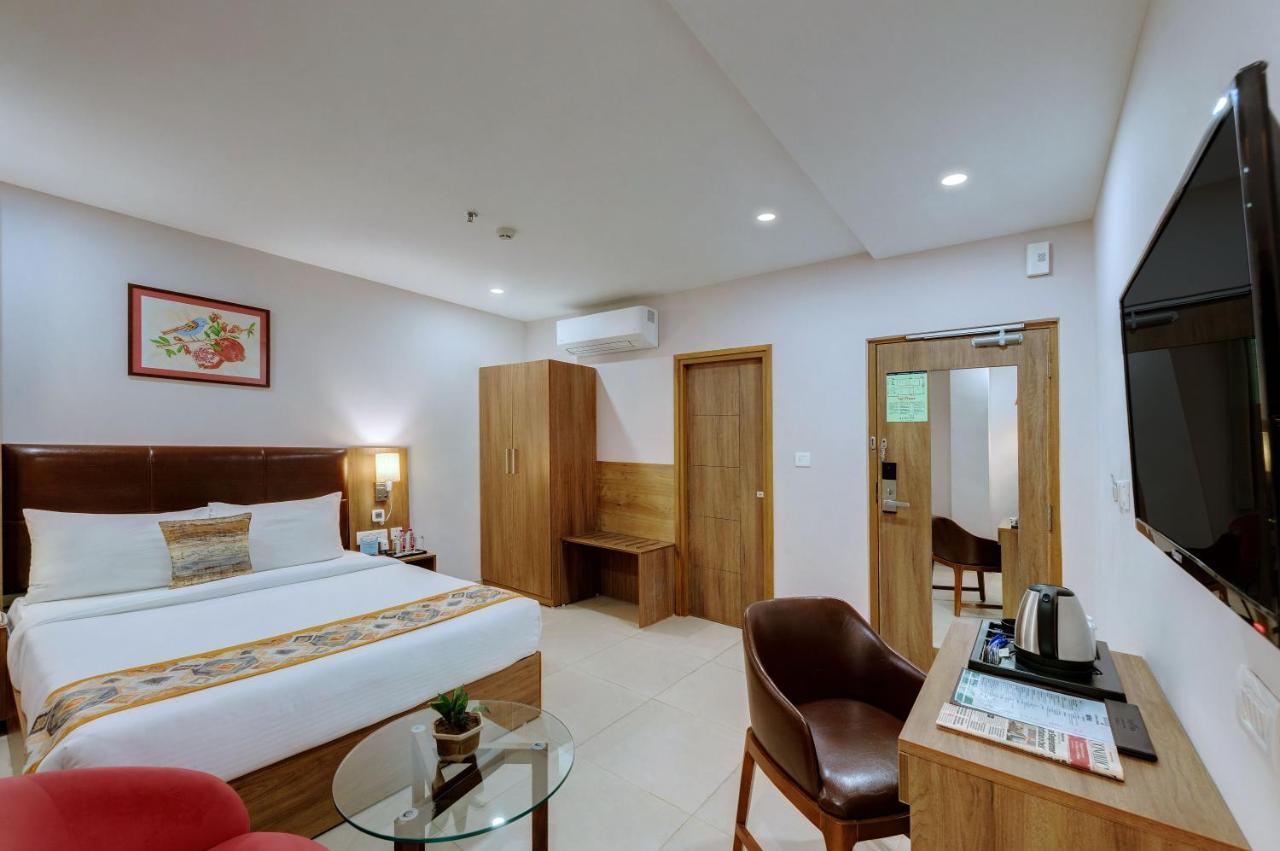 The Beacon Hotel Вадодара Екстериор снимка